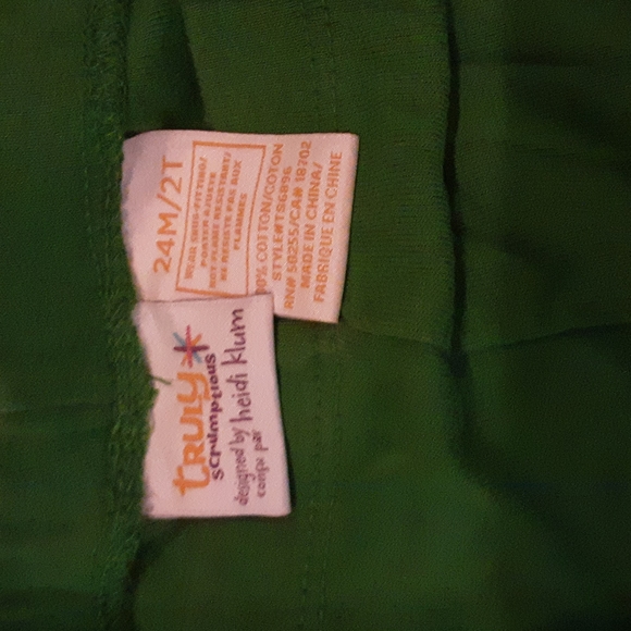 Truly Scrumptious 24 Months/2T Elf PJs w/hat - Picture 3 of 4